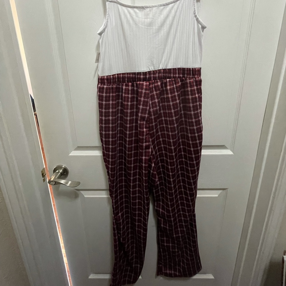 Plus Size XL Red Plaid Jumper…. So cute! Soft cotton top attached one piece❤️